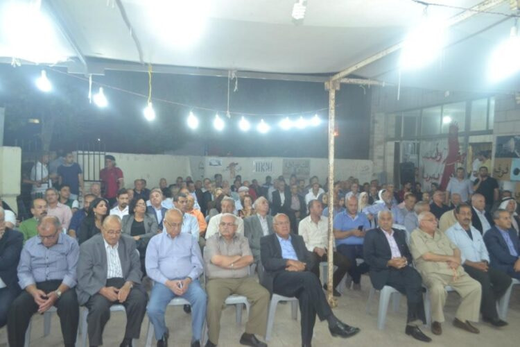 بحضور شخصيات وقيادات حزبية ونقابية ووطنية، خيمة الكرامة تحتفل بانتصار الأسرى التاريخي 1 DSC0028